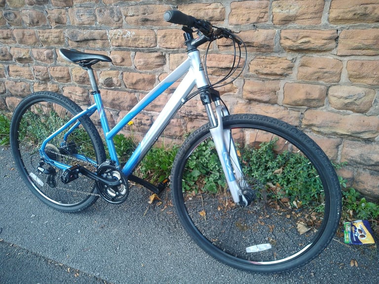 Carrera Crossfire 2 Ladies Hybrid Bike VGC