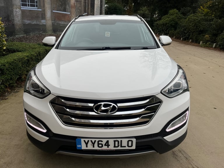 Hyundai, SANTA FE,Auto,tow bar, white, 4WD, FSH, new wheels, MOT & service! No advisory’s, 2014, 4X4