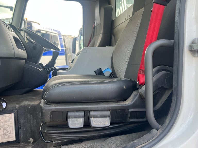 Renault D (D) 18 TONNE VDL SKIP LOADER, 