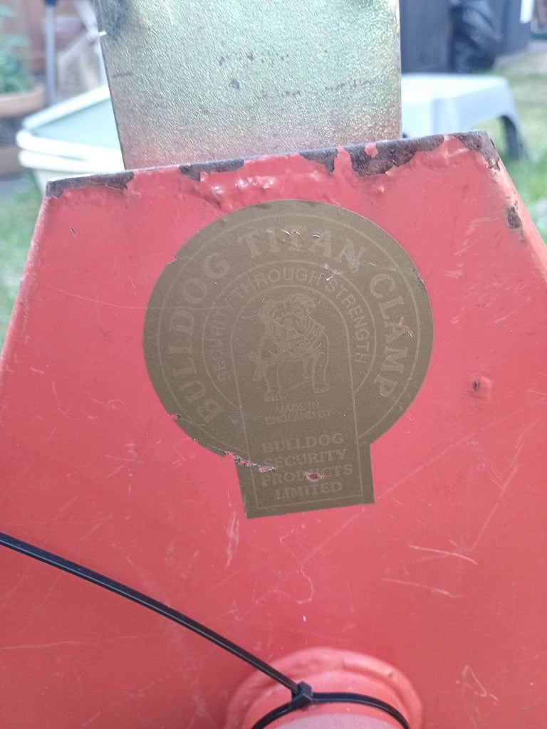 Bulldog Titan  wheel clamp 