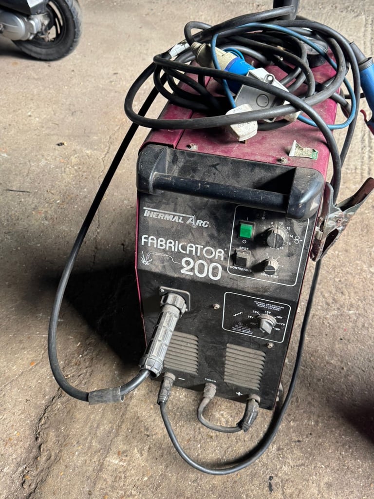 Mig welder thermal arc 200 fabricator 