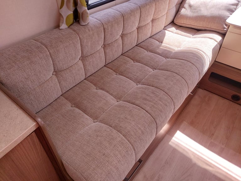 2016 Lunar Venus 460 2 Berth End Washroom Caravan