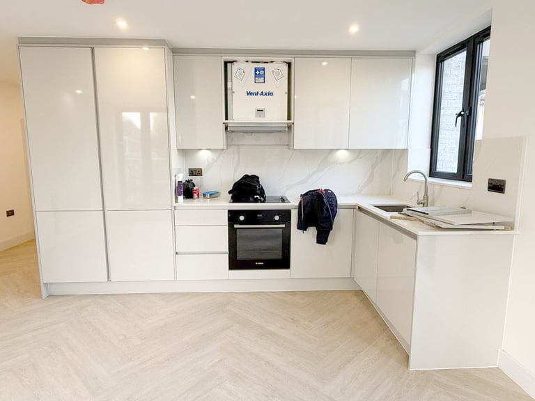 Spacious 3 Bed First Floor Flat to Rent, Balvinder Apartments, Barnabas Road, Hackney E9