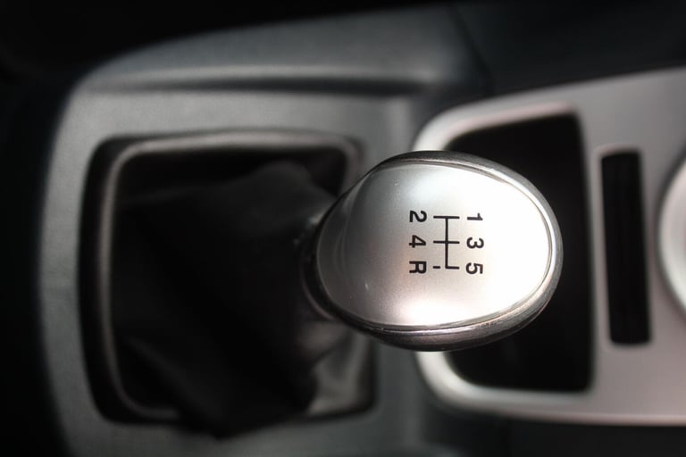 2010 Ford Fiesta 1.6 Titanium 3dr HATCHBACK Petrol Manual