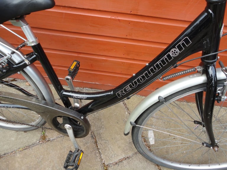 Revolution heritage ladies city bike, 16 inch lightweight step through frame, 28 inch wheels