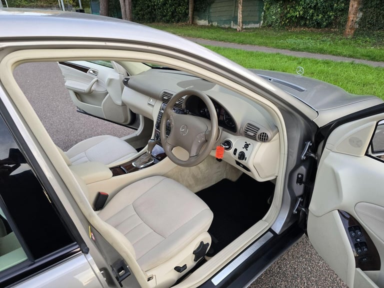 2006 Mercedes-Benz C Class 1.8 C180 Kompressor Elegance SE 4dr SALOON Petrol Automatic