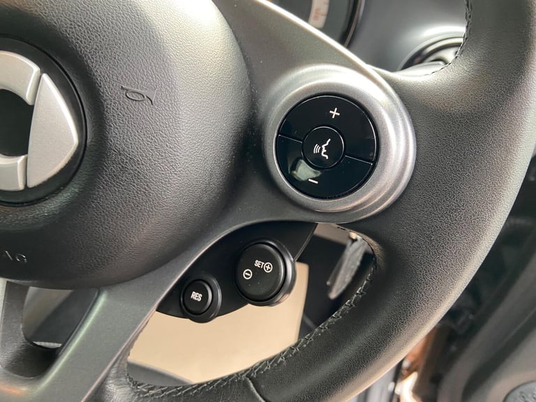 2015 smart fortwo 1.0 Passion (Premium) Twinamic Euro 6 (s/s) 2dr COUPE Petrol Automatic