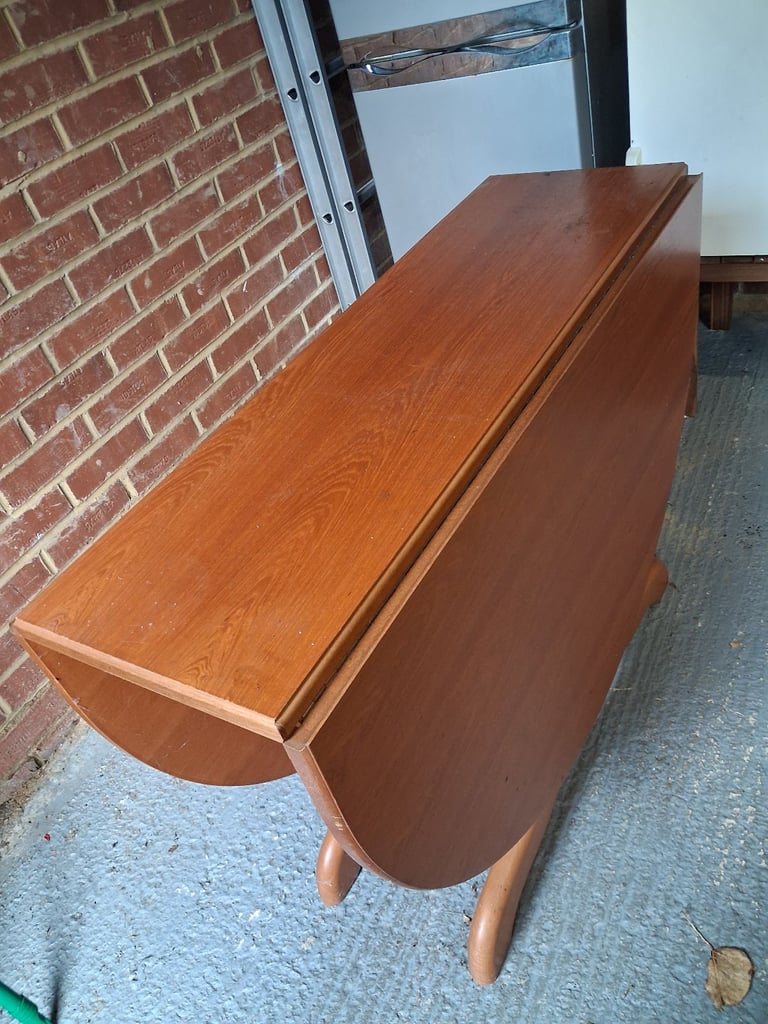 Drop leaf table 