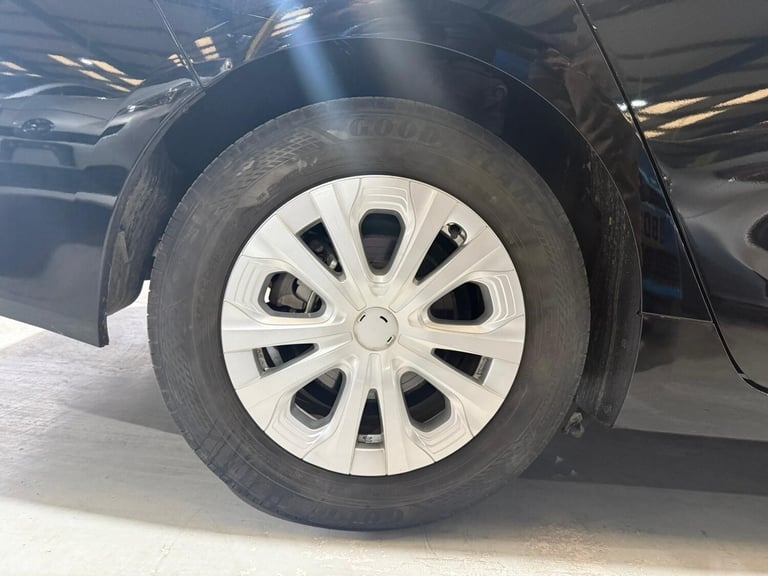 2022 Toyota Prius 1.8L PRIUS HYBRID PETROL Hybrid