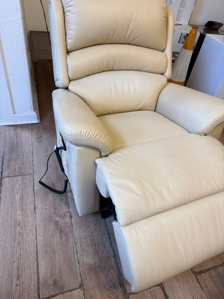 Quality second hand Sherborne tilt and rise 