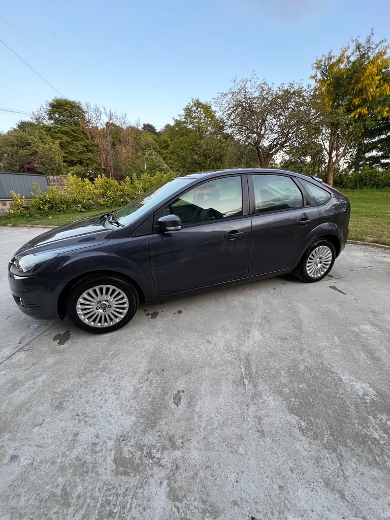 2010 Ford Focus 1.6 Titanium 5dr HATCHBACK Petrol Manual