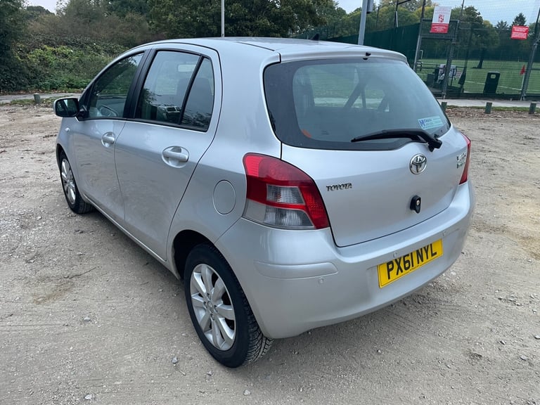 2011 Toyota Yaris 1.33 VVT-i T Spirit Nav 5dr [6] HATCHBACK Petrol Manual