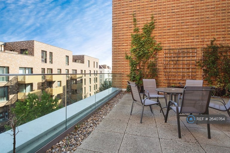 image for 3 bedroom flat in Nelson Walk, London, E3 (3 bed) (#2640764)