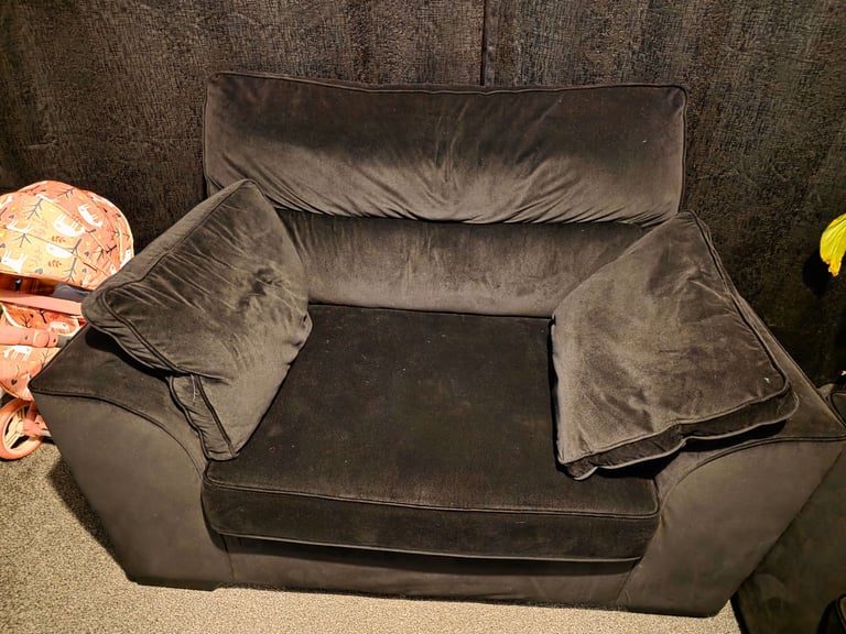 Next 2 piece suite. Velvet easy clean. Fantastic Condition 