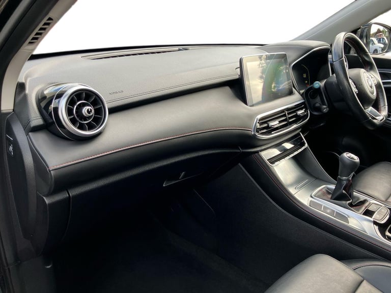2022 MG MG HS EXCITE ESTATE Petrol Manual