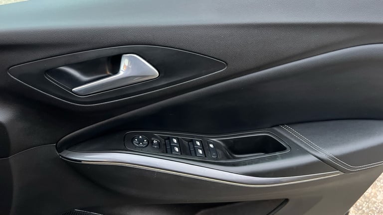 2021 Vauxhall Grandland X 1.2 Turbo Griffin Edition 5dr Auto Petrol Hatchback Hatchback Petrol Au...