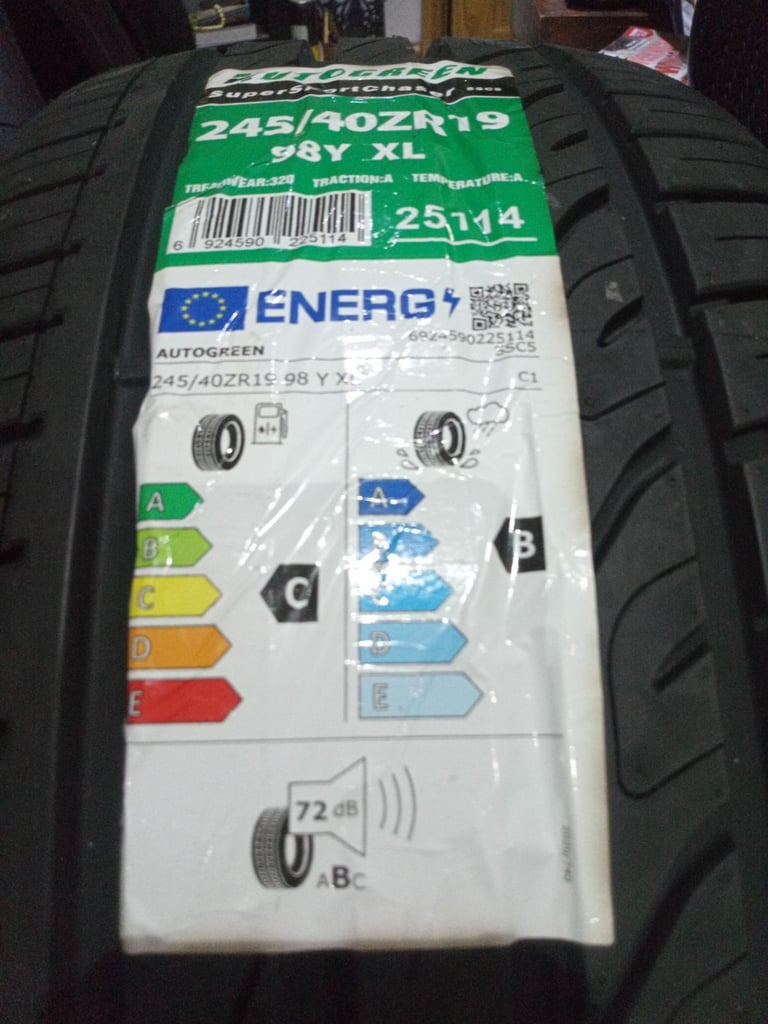 image for Autogreen 245/40/19