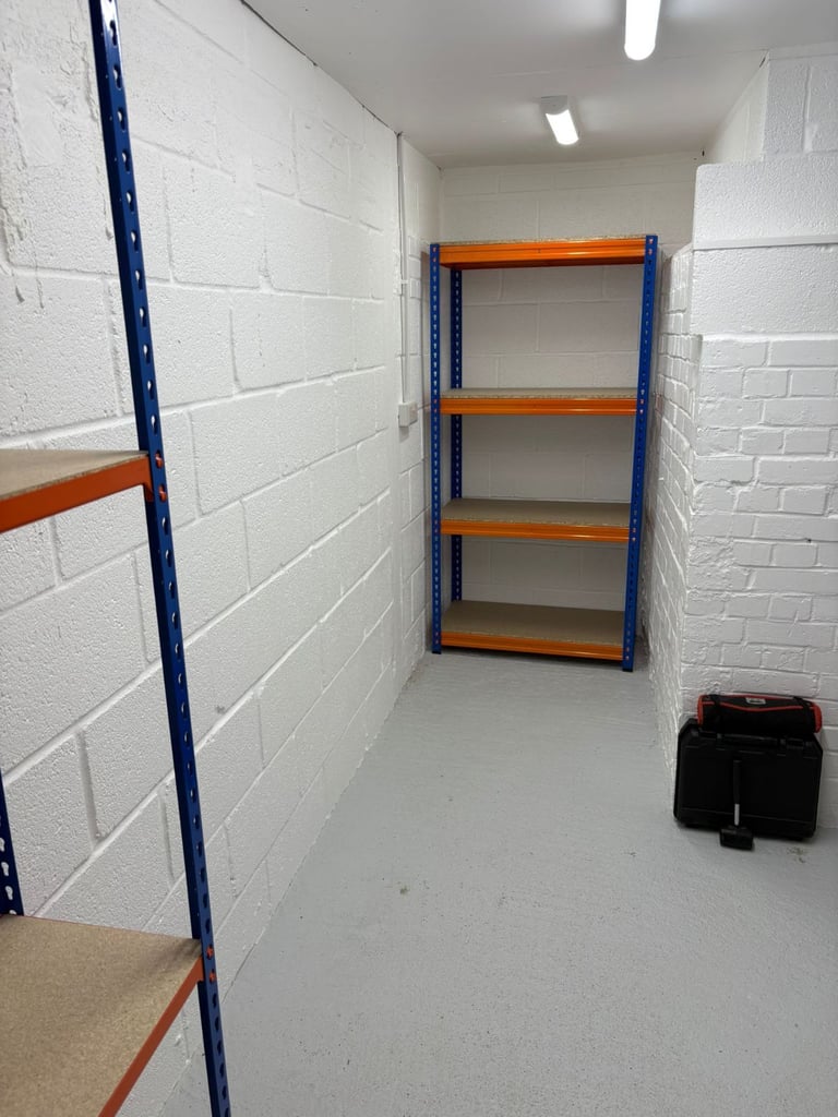 SELF-CONTAINED WORKSHOP AVAILABLE TO LET