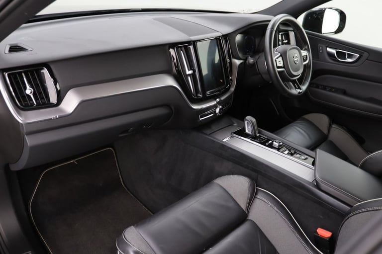 2020 Volvo XC60 2.0 B5 MHEV R-Design SUV 5dr Petrol Hybrid Auto AWD Euro 6 (s/s) (250 ps) ESTATE ...