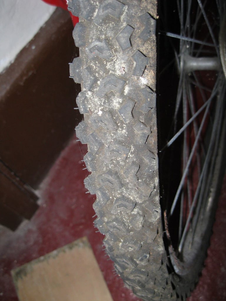 ADULT MOUNTAIN BIKE CYCLE BICYCLE GUNNISLAKE PL18 9NA