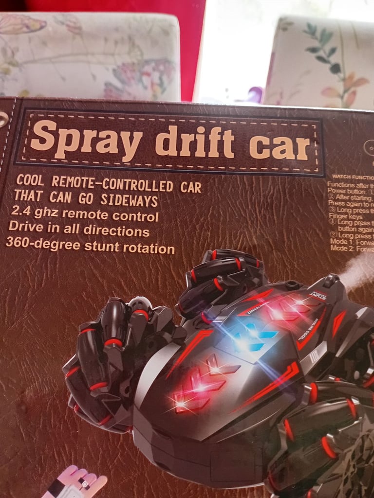 image for GIFT,BRAND NEW,SPRAY DRIFT CAR £3