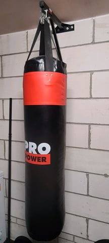 Pro Power punchbag and bracket | in Doncaster, South Yorkshire | Gumtree