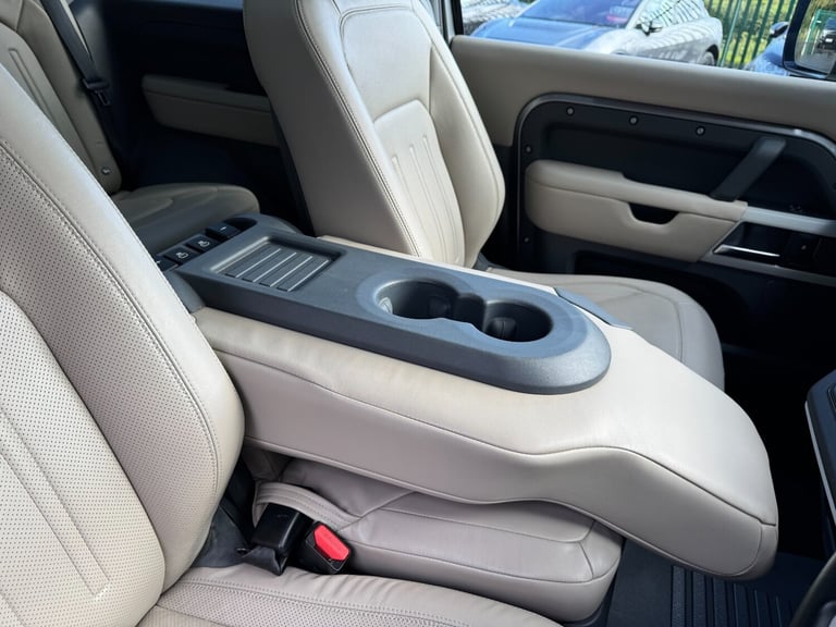 2021 Land Rover Defender 2.0 P300 HSE 90 3dr Auto [6 Seat] Estate Petrol Automatic