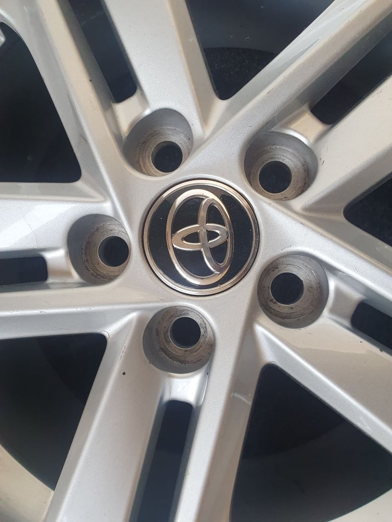 Toyota Corolla Hybrid HEV CVT Estate 16" Alloy Wheel