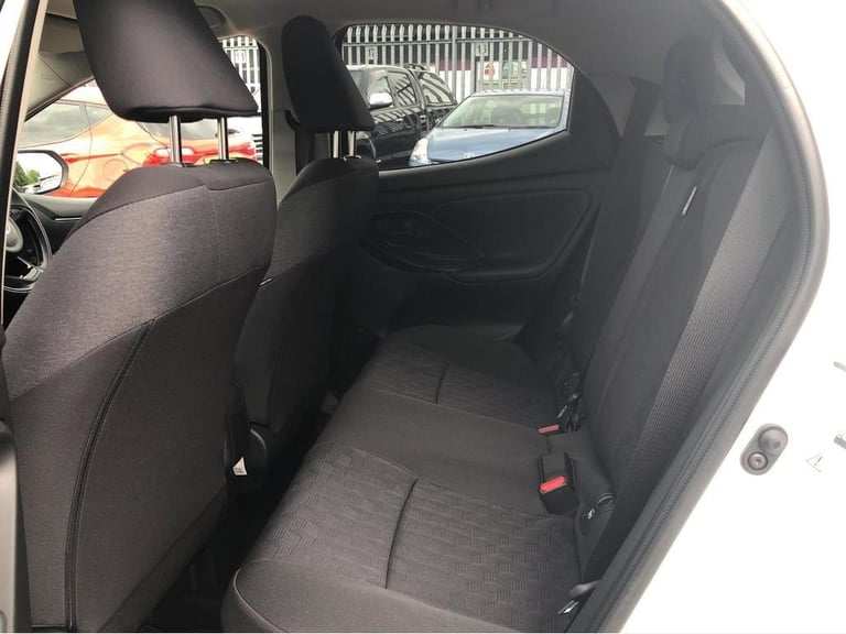 2025 Toyota Yaris 1.5 Hybrid Design 5dr CVT Hatchback Hybrid Automatic
