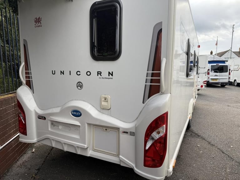 2014 BAILEY UNICORN CADIZ 4 Berth Fixed single beds Motor mover