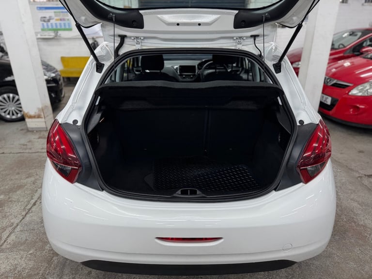 2015 Peugeot 208 1.0 PureTech Active 5dr HATCHBACK Petrol Manual