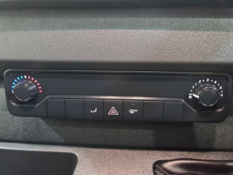 MERCEDES-BENZ SPRINTER 2.0 315 CDI PROGRESSIVE L3 RWD 150 BHP TIPPER DIE