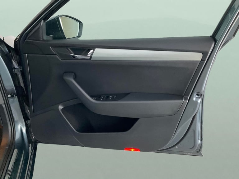 2018 Skoda Superb 1.4 TSI ACT SE Hatchback 5dr Petrol Manual Euro 6 (s/s) (150 ps) - PARK SEN Hat...