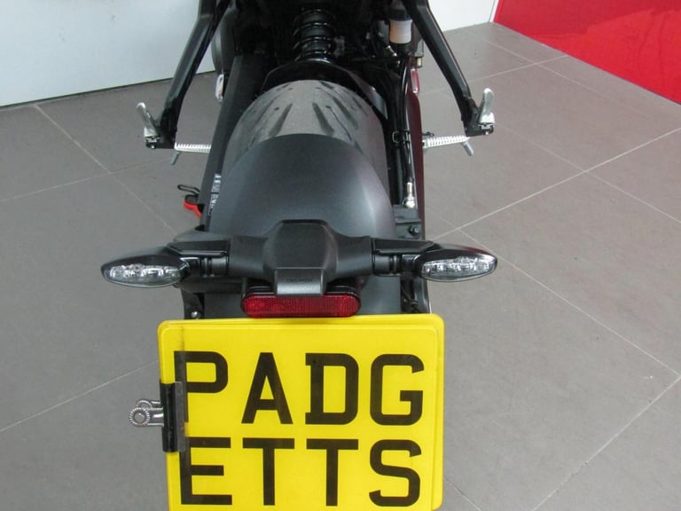 2025 Triumph Trident 660 - Triple Tribute