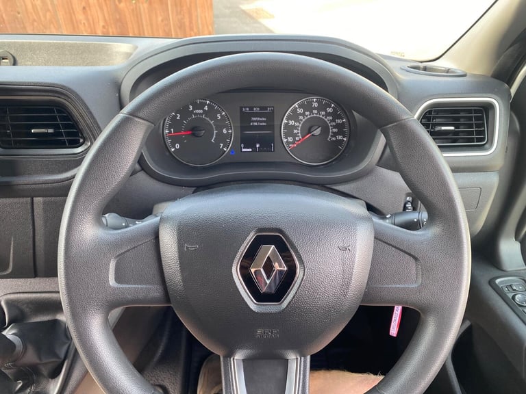RENAULT MASTER 2.3 FWD MM35 dCi 135 Business+ MY19 White Manual Diesel 2021