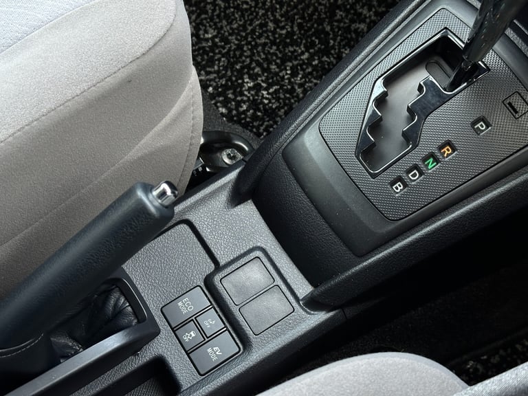 2014 Toyota Corolla (64 Plate) 1.5L PETROL HYBRID ELECTRIC AUTOMATIC 5 SEATER SALOON Saloon Petro...