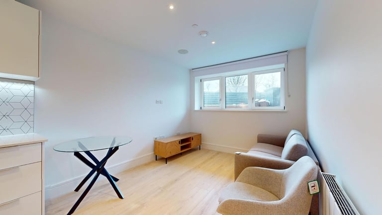 image for 🏡 Modern 1-Bed Flat + Gym & Cinema | Flexible Tenancy | Co Lets & Subletters – Raynes Park SW20