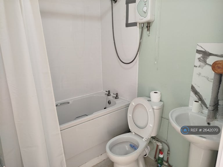 2 bedroom flat in Arlington House, Margate, CT9 (2 bed) (#2642070)