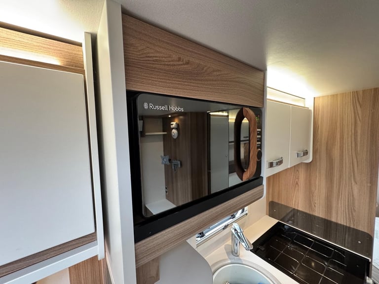 SWIFT KUDOS 530 SB 2018 MODEL 4 BERTH FIXED ISLAND BED TOURING CARAVAN