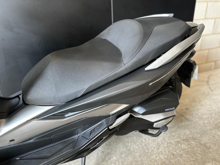 GORGEOUS ONE OWNER 2021/21 HONDA FORZA 350 MOTORCYCLE 