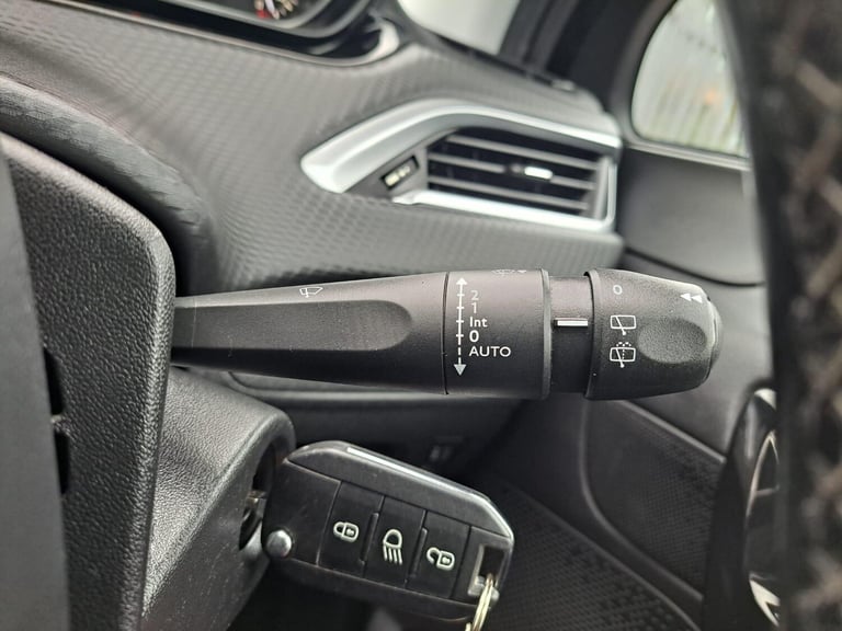 2018 Peugeot 208 1.2 PureTech Tech Edition Euro 6 (s/s) 5dr HATCHBACK Petrol Manual