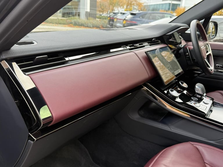 2023 Land Rover Range Rover Sport 3.0 D300 MHEV Dynamic SE SUV 5dr Diesel Auto 4WD Euro 6 (s/s) (...