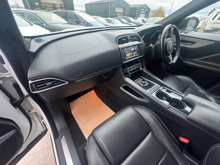 2017 Jaguar F-Pace 2.0d R-Sport 5dr Auto AWD ESTATE DIESEL Automatic