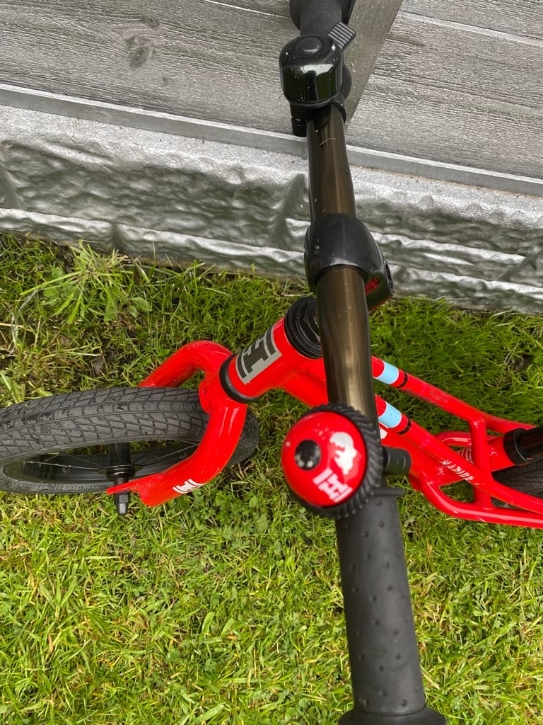 Kids/boys  balance bike/ Hoy Napier 12”