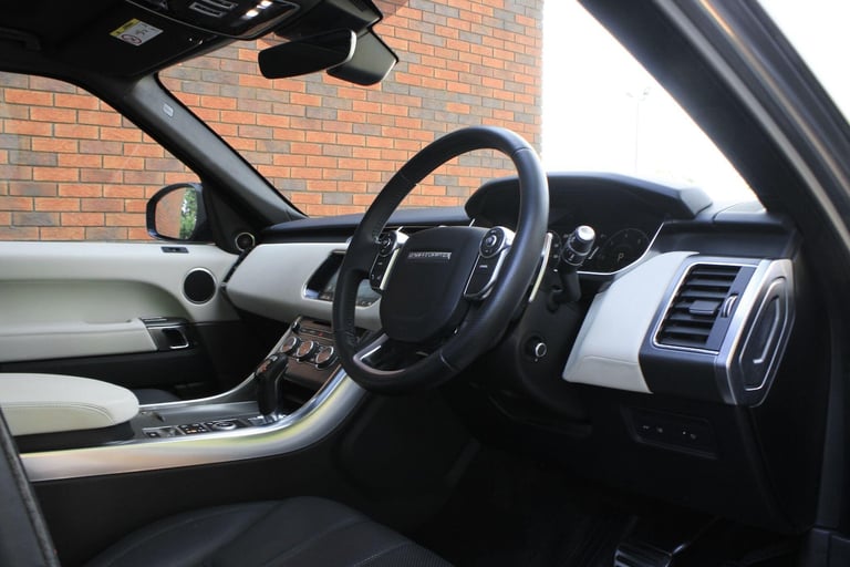 2017 Land Rover Range Rover Sport 3.0 SD V6 HSE Dynamic Auto 4WD Euro 6 (s/s) 5dr ESTATE Diesel A...