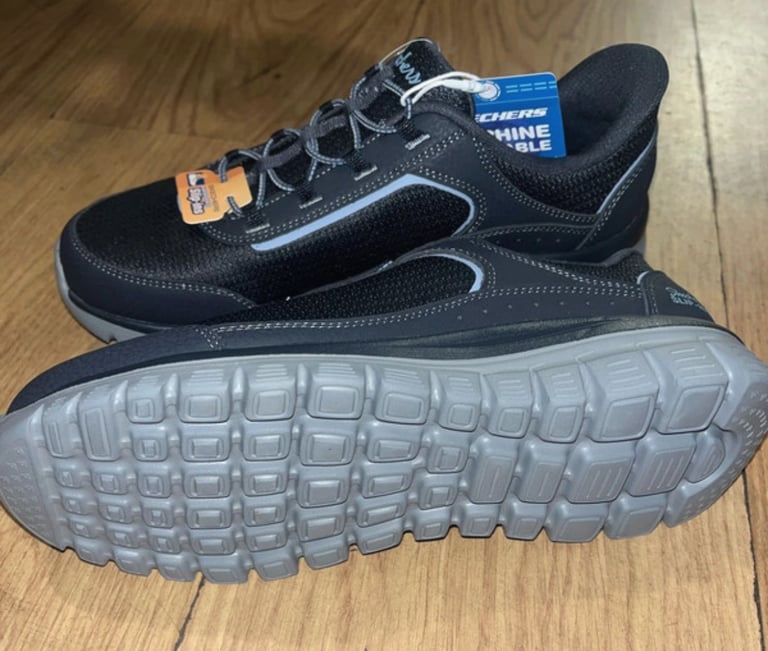 Size 4 ladies Skechers 