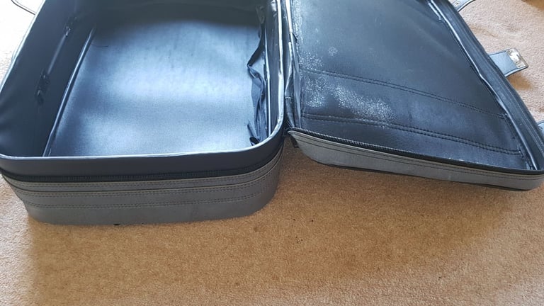 Small suitcase and matching bag 