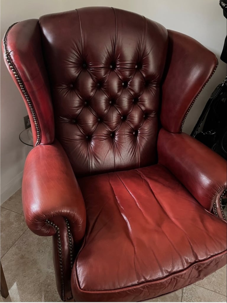 FINE VINTAGE CHESTERFIELD OXBLOOD LEATHER WING BACK MASTER ARMCHAIRS (PAIR) VGC