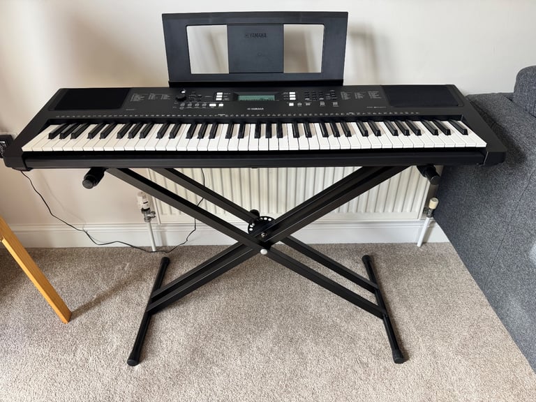 Immaculate Yamaha PSR-EW310 keyboard and RockJam Stand