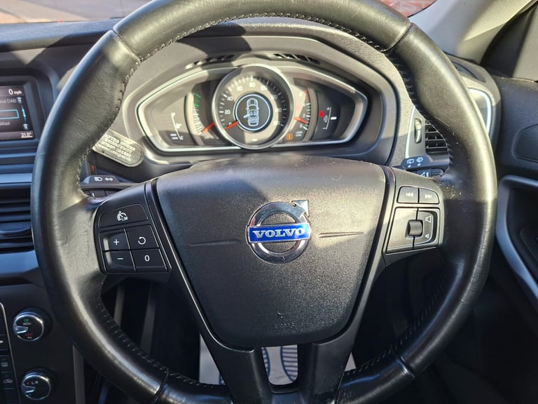 2015 15 Volvo V40 1.6 D2 ES 5 Door Manual. 20GBP RFL. Only 59000 Miles with FSH!
